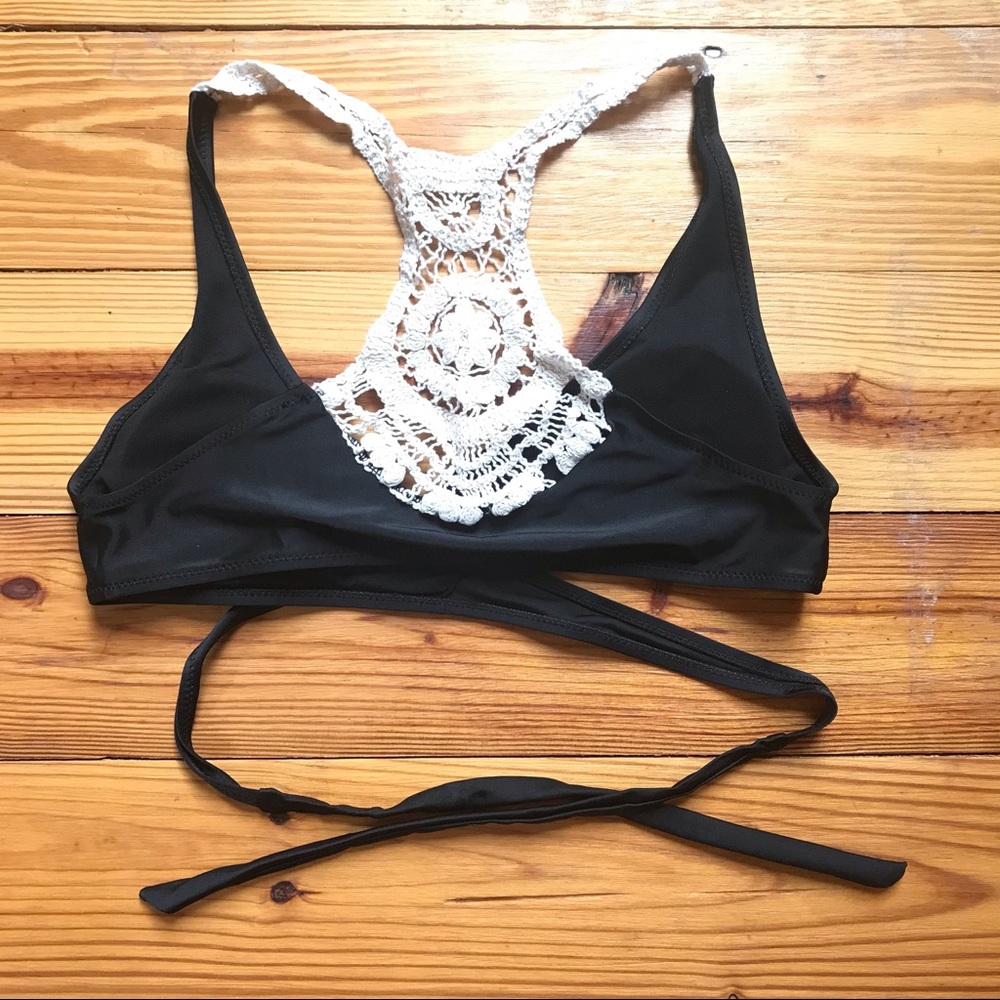 Blooming Jellyfish Black Crochet Wrap Bikini EUC M - Picture 10 of 12